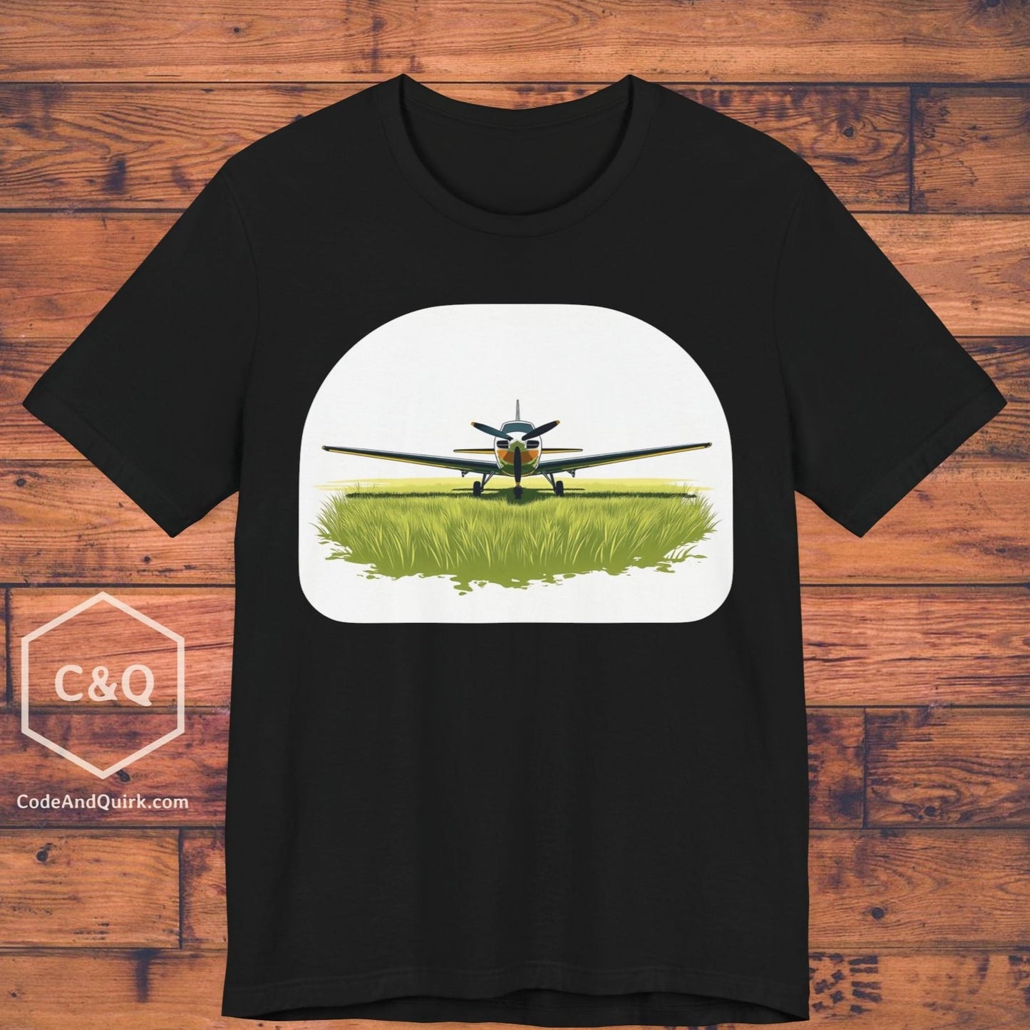 Head-on view of a single-prop GA plane on a grass airfield - aviation fan's T-Shirt