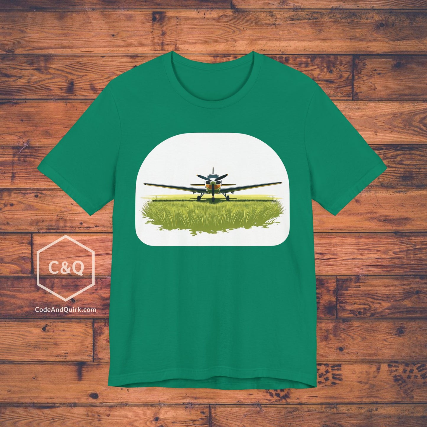 Head-on view of a single-prop GA plane on a grass airfield - aviation fan's T-Shirt