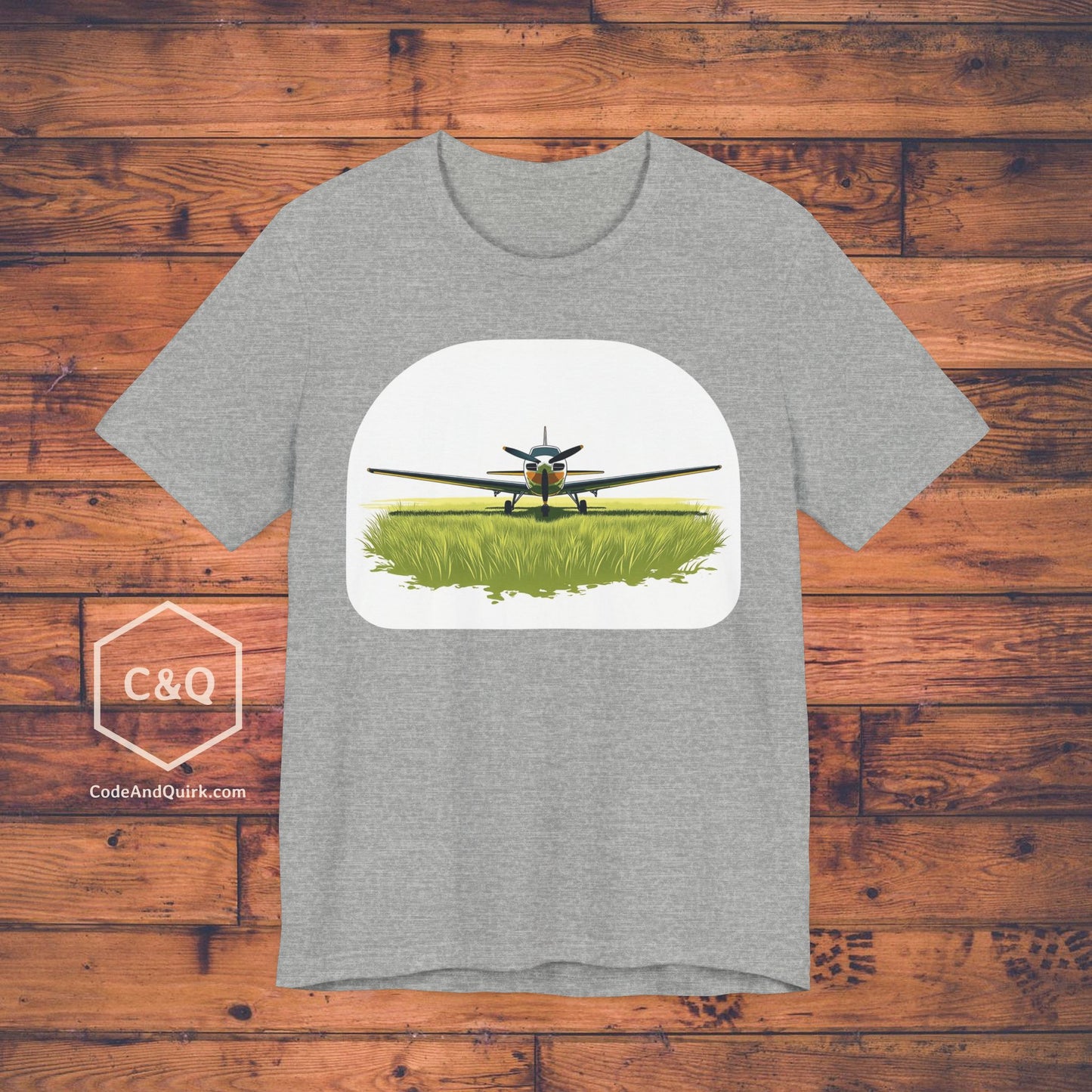 Head-on view of a single-prop GA plane on a grass airfield - aviation fan's T-Shirt