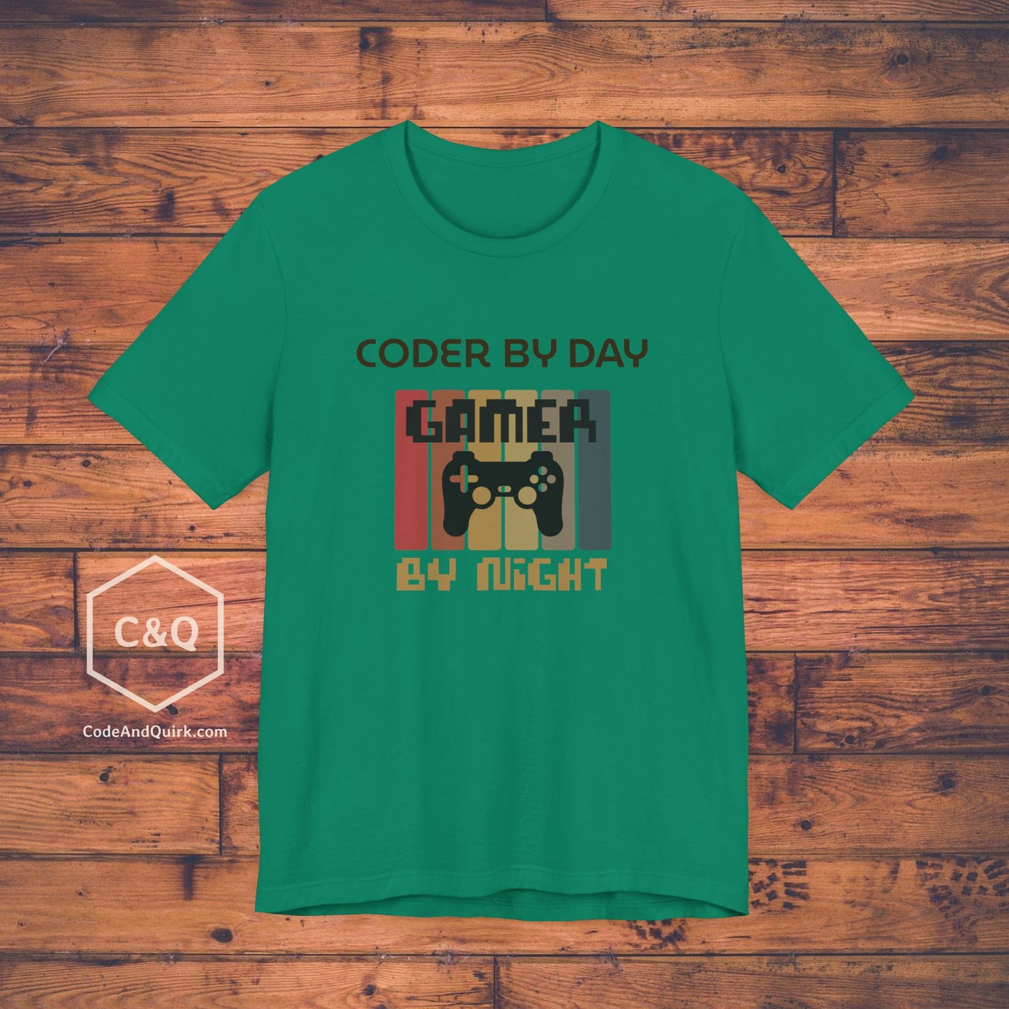 Coder by day, Gamer by night - geeky T-Shirt with retro design