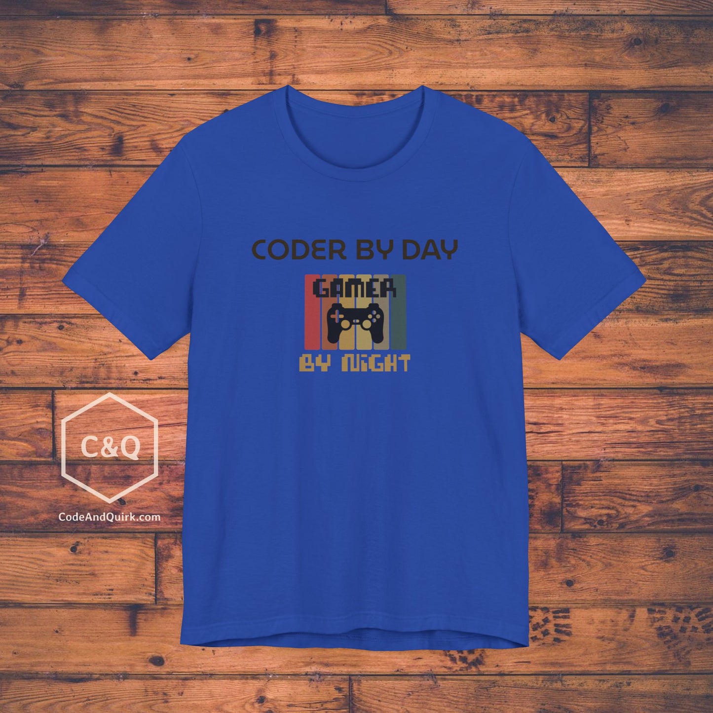 Coder by day, Gamer by night - geeky T-Shirt with retro design