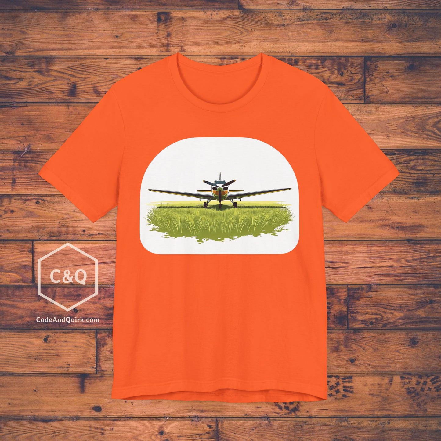 Head-on view of a single-prop GA plane on a grass airfield - aviation fan's T-Shirt